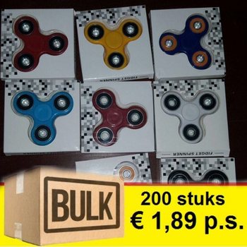 *** VELEPRODAJNA PONUDBA *** FIDGET SPINNERJI (200 kos)