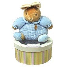 PLI&Scaron;ASTA IGRAČA BABY BOW V DARILNI &Scaron;KATLI - MODEL 2