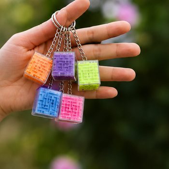 Obesek za ključe s kockastim labirintom (48 kosov)