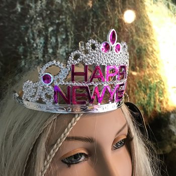 Krona HAPPY NEW YEAR z osvetlitvijo (10 kos)