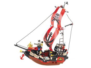 Sluban Velika piratska ladja M38-B0127 (1 kos)