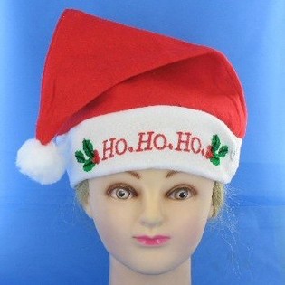 SVETLEČA BOŽIČNA KAPA S "HO HO HO" (12 kosov)
