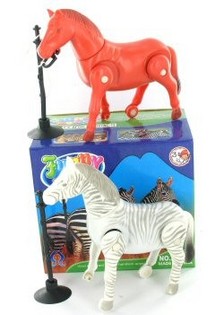MANEŽA KONJ IN ZEBRA V ŠKATLI