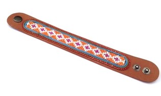 Usnjena zapestnica Aztec z rdečimi kamenčki (1 kos)