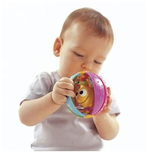 DOJENČKOVA IGRAČA - TINY LOVE SPIN BALL (2 kos)